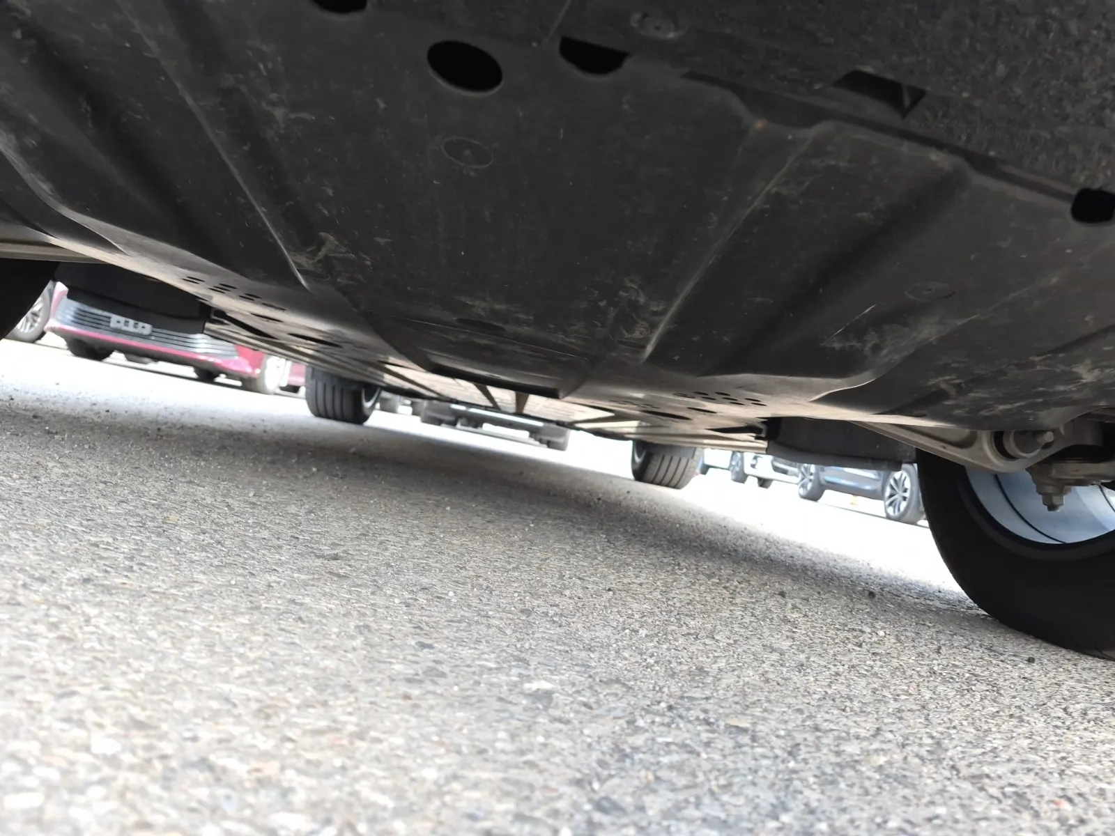 Undercarriage - Front Photo