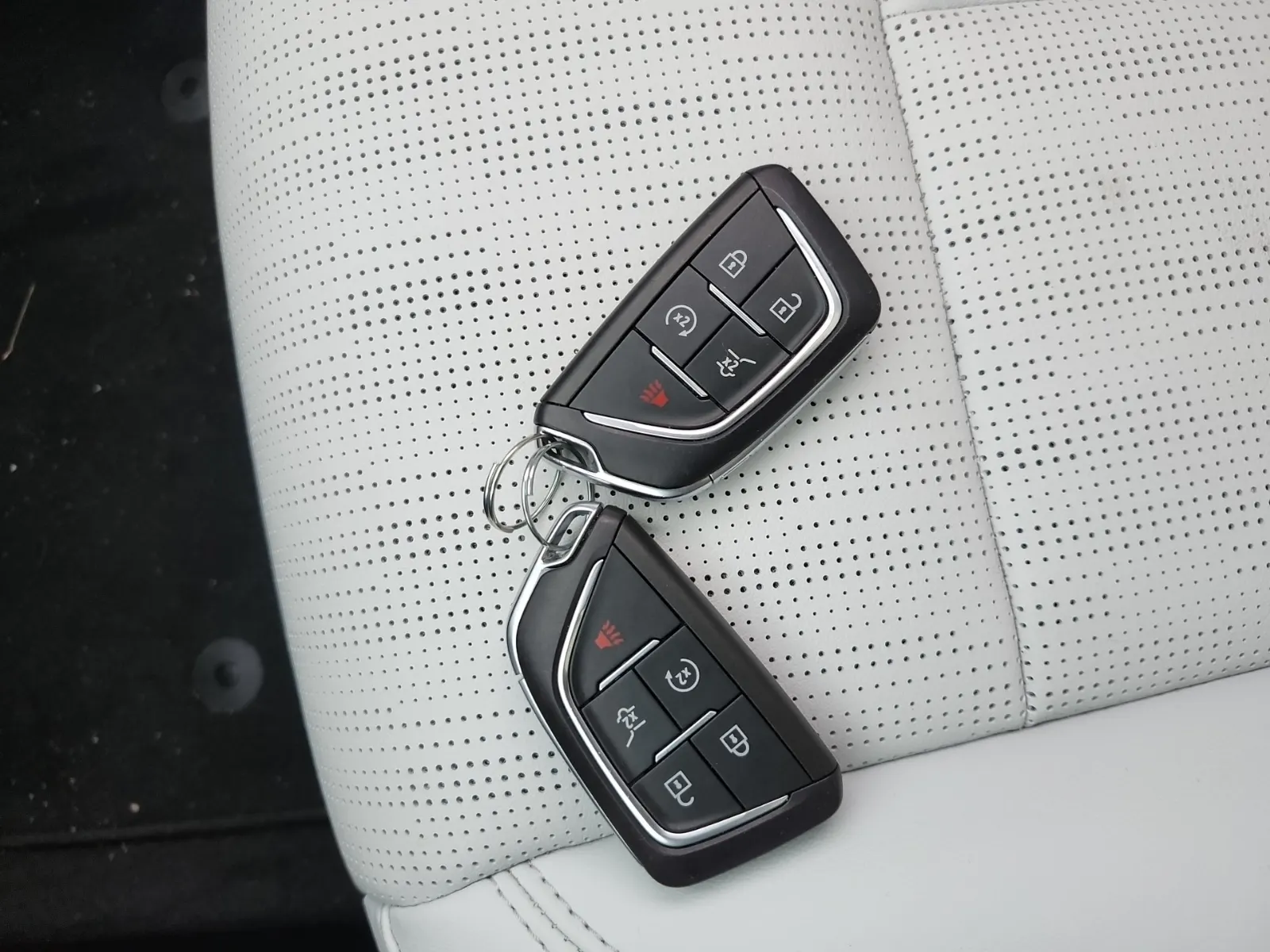 Keys/Fobs/Manual Photo
