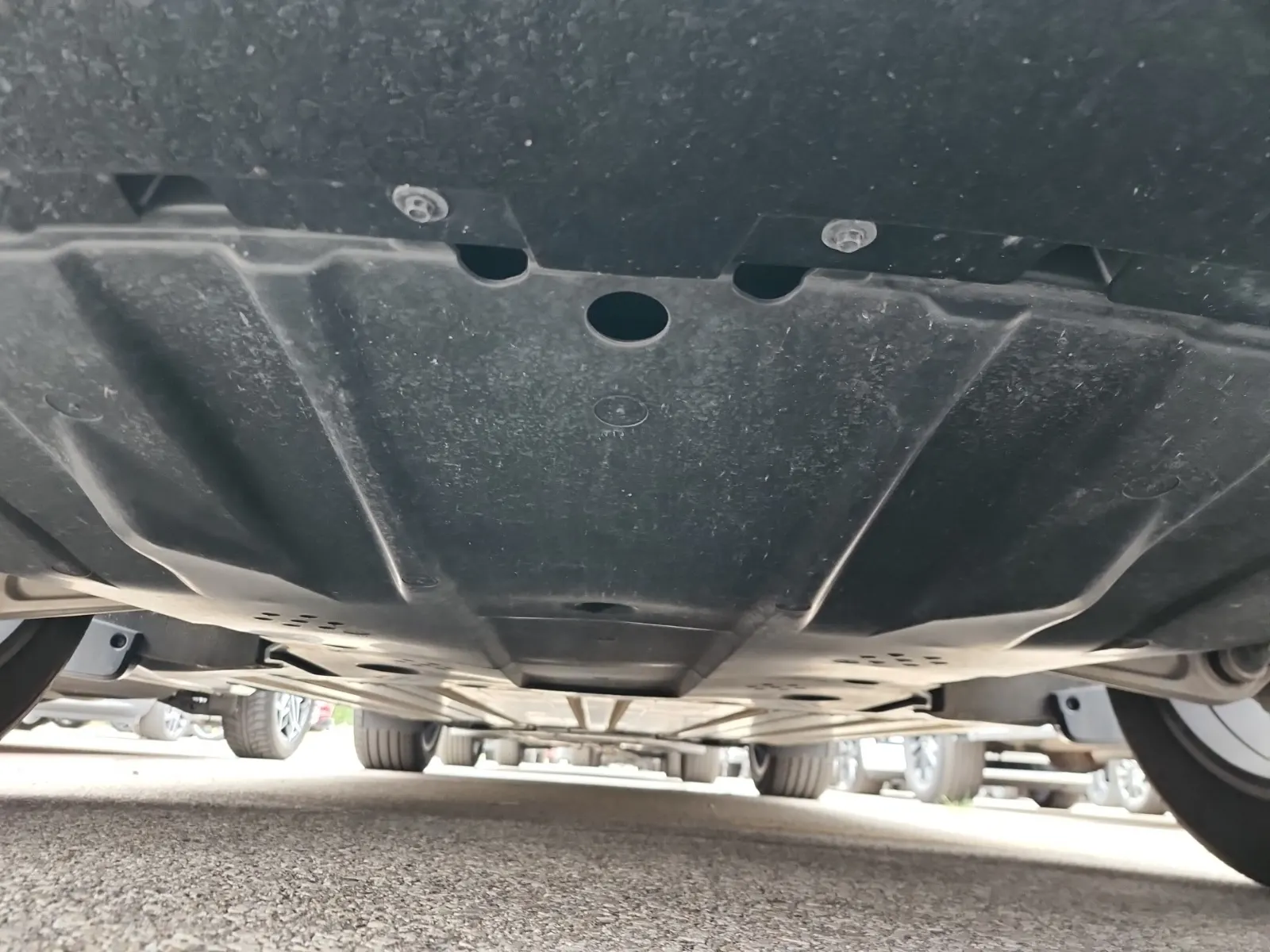 Undercarriage - Front Photo