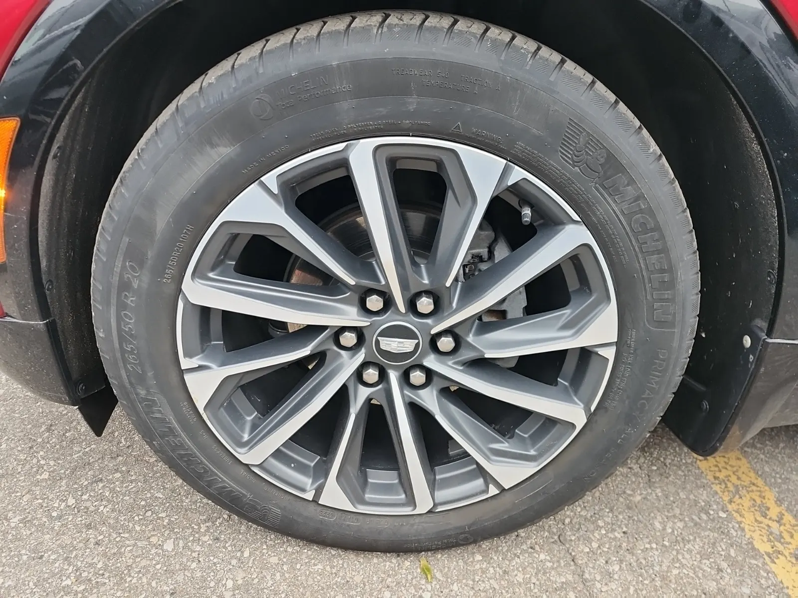 Front driver wheel/tire photo