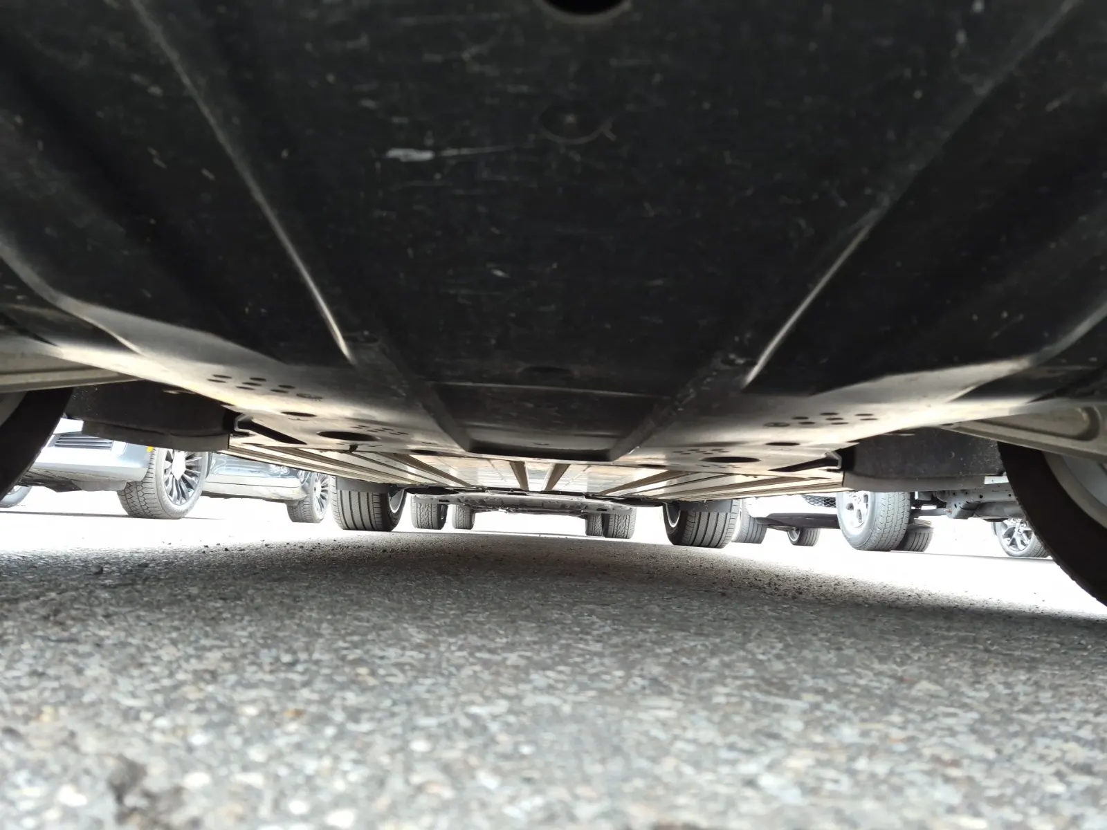 Undercarriage - Front Photo