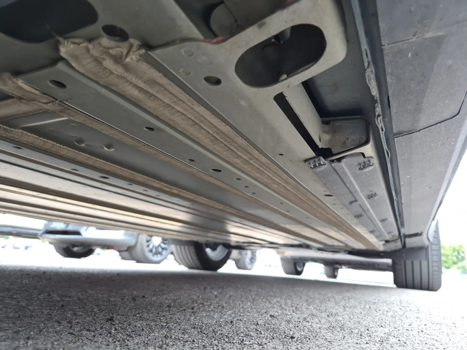 Undercarriage - Driver Photo