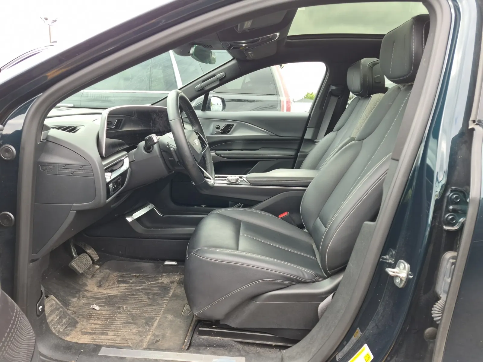 Front Interior Photo
