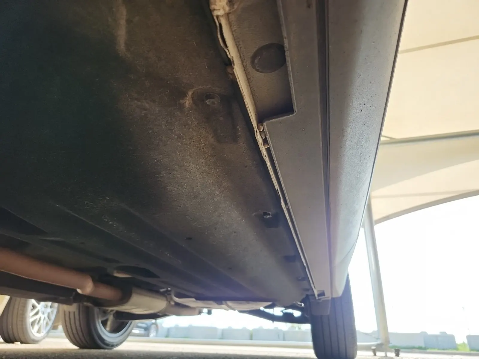Undercarriage - Driver Photo