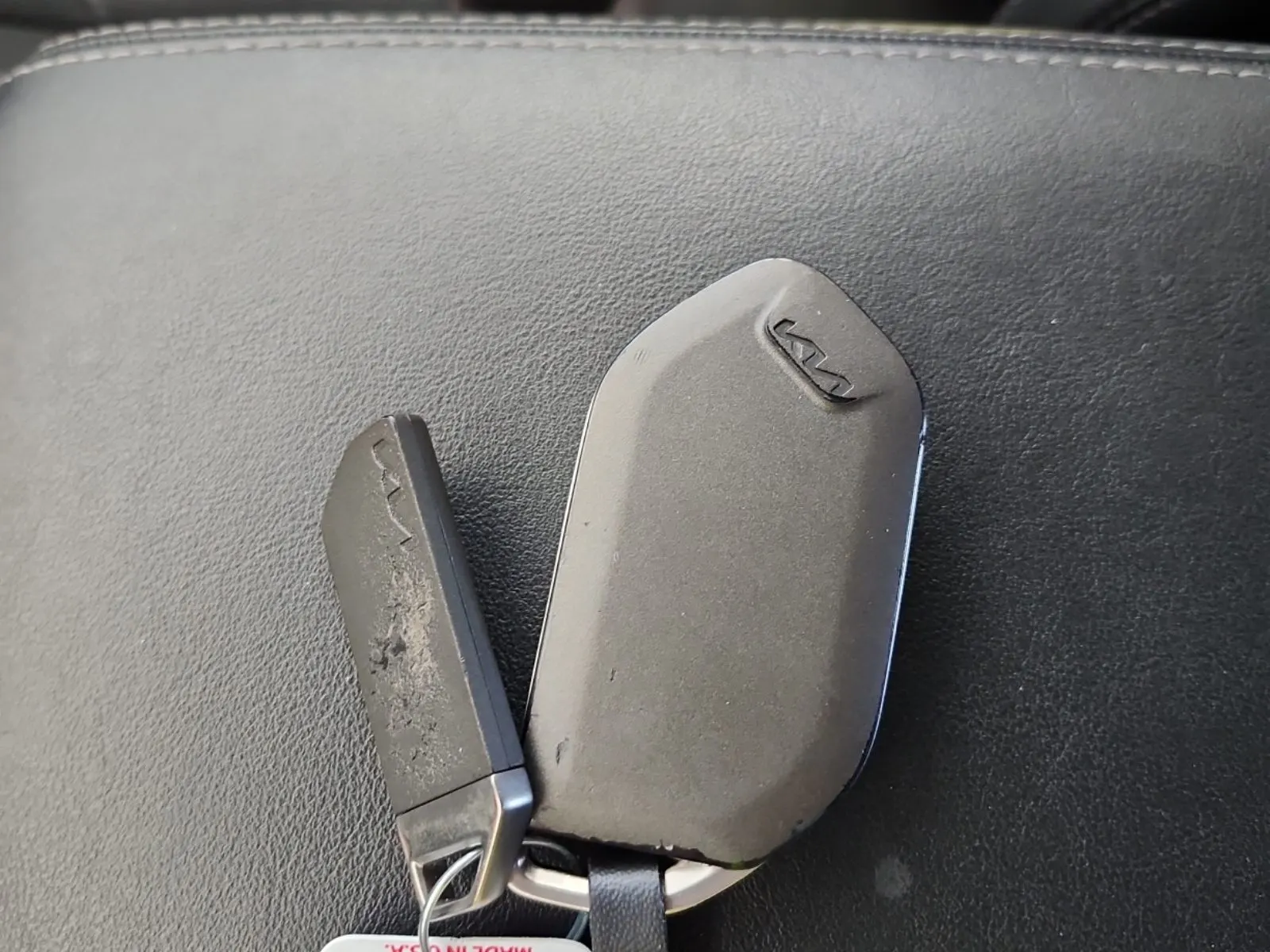 Keys/Fobs/Manual Photo