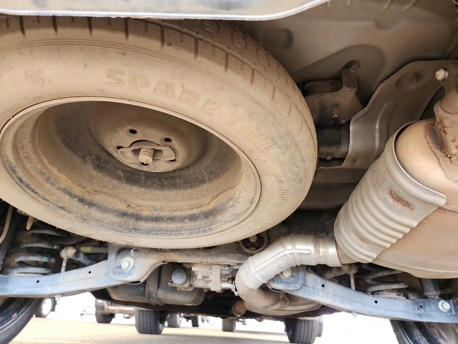 Undercarriage - Rear Photo