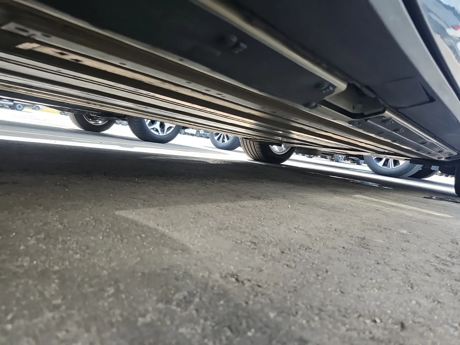 Undercarriage - Passenger Photo