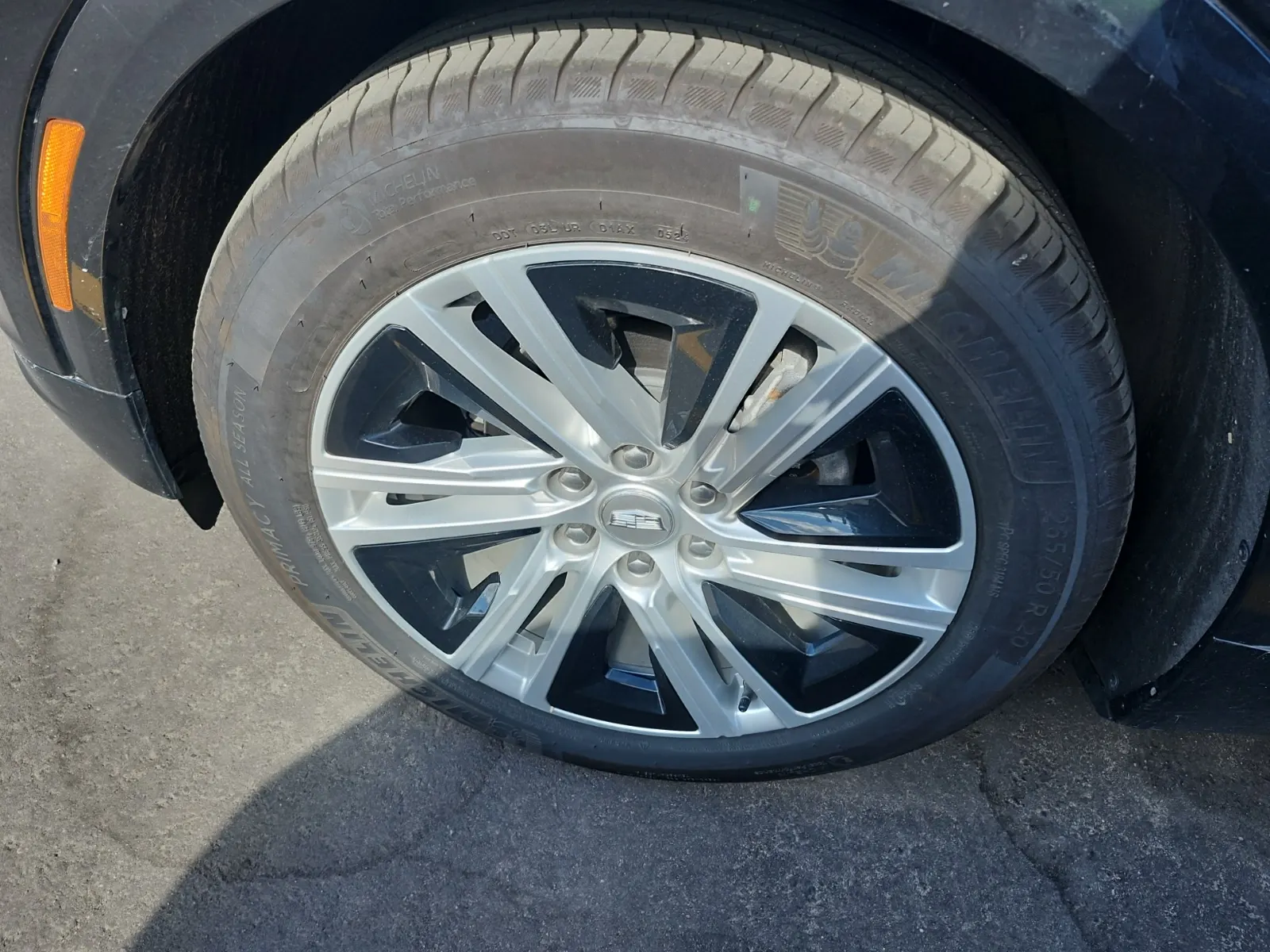 Front driver wheel/tire photo