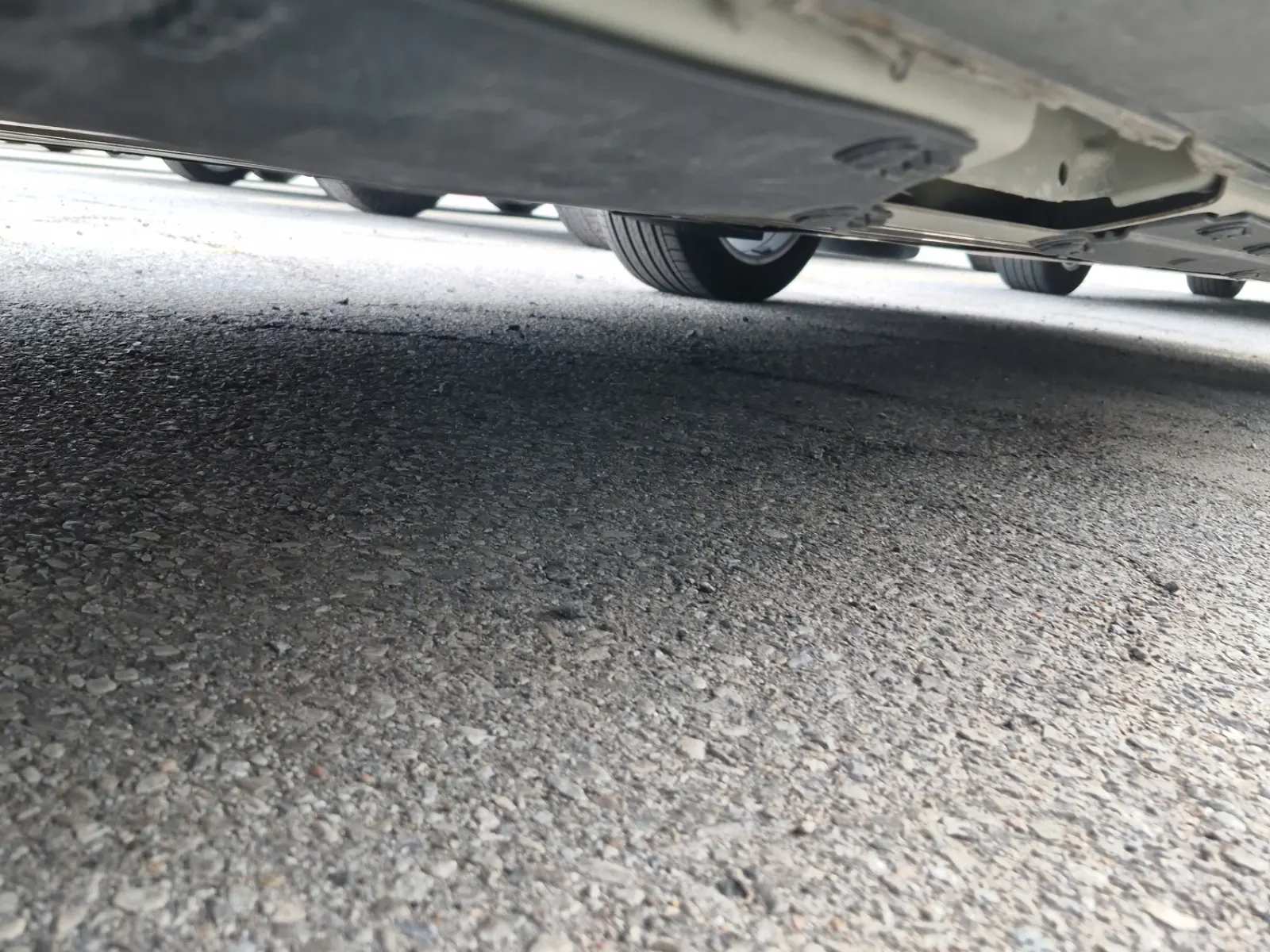 Undercarriage - Passenger Photo