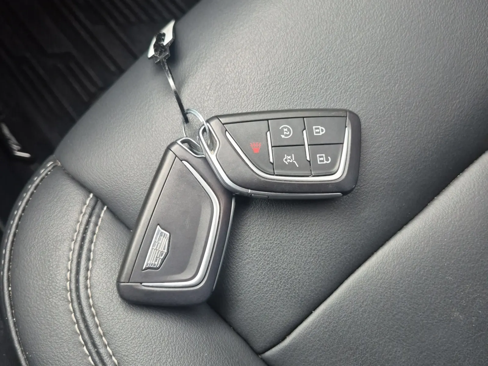Keys/Fobs/Manual Photo