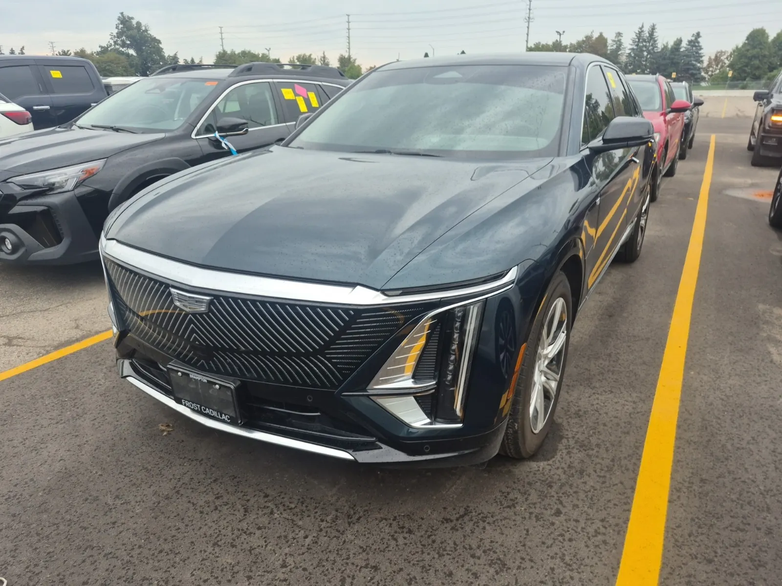 Front driver 3/4 photo