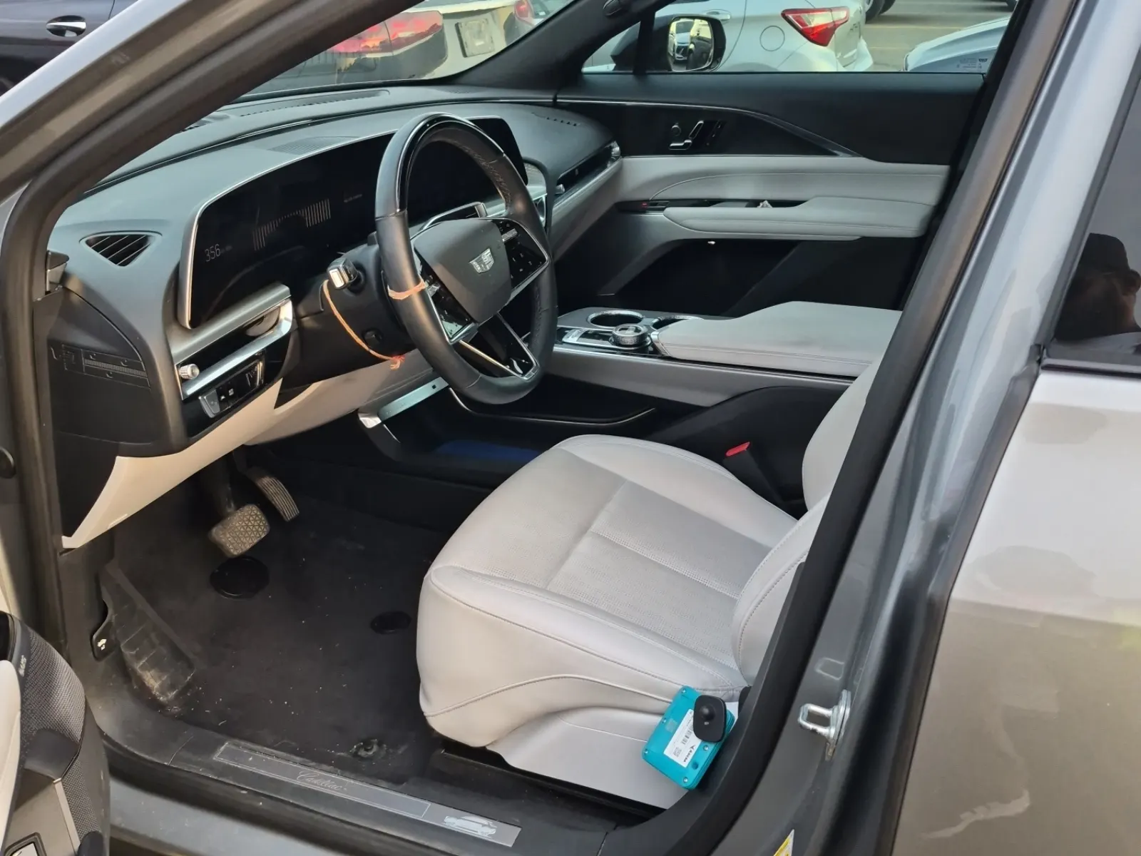Front Interior Photo
