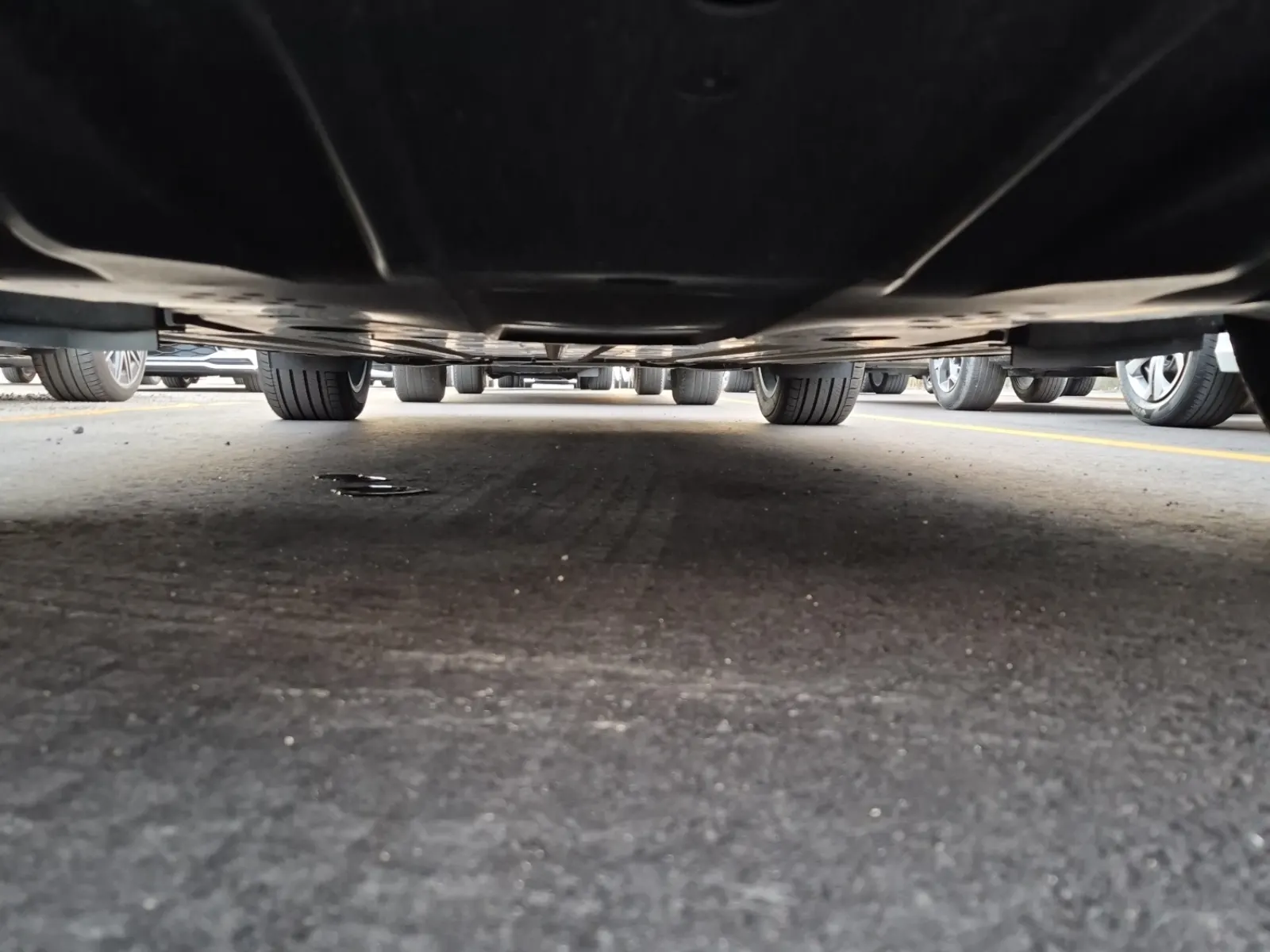 Undercarriage - Front Photo