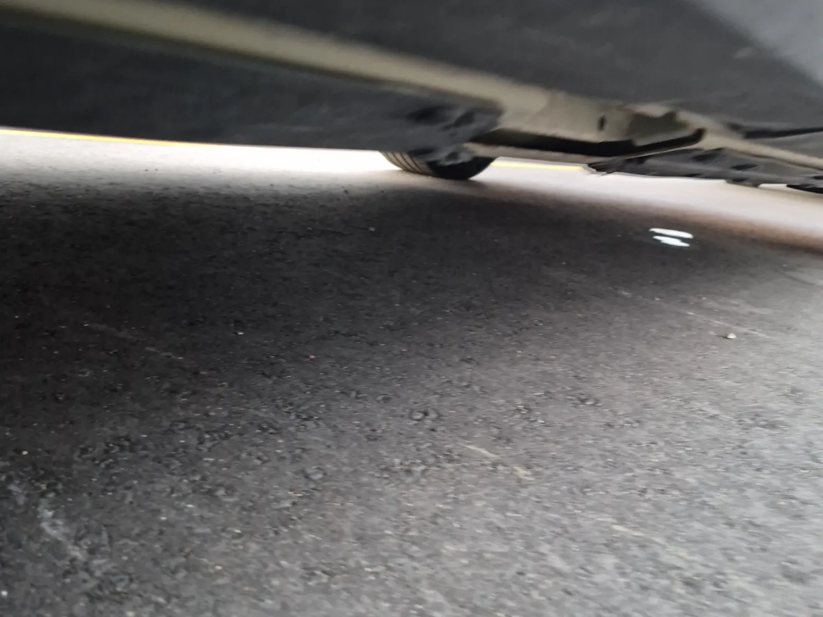 Undercarriage - Passenger Photo