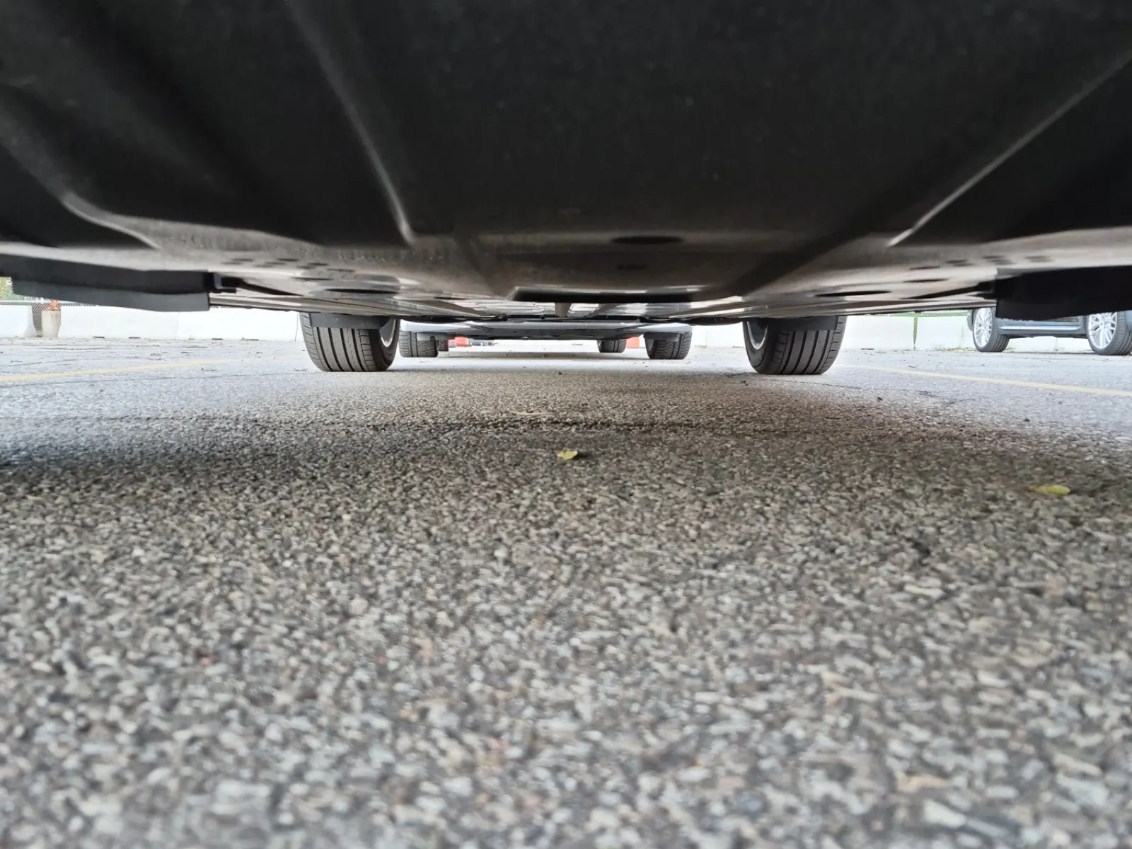 Undercarriage - Front Photo