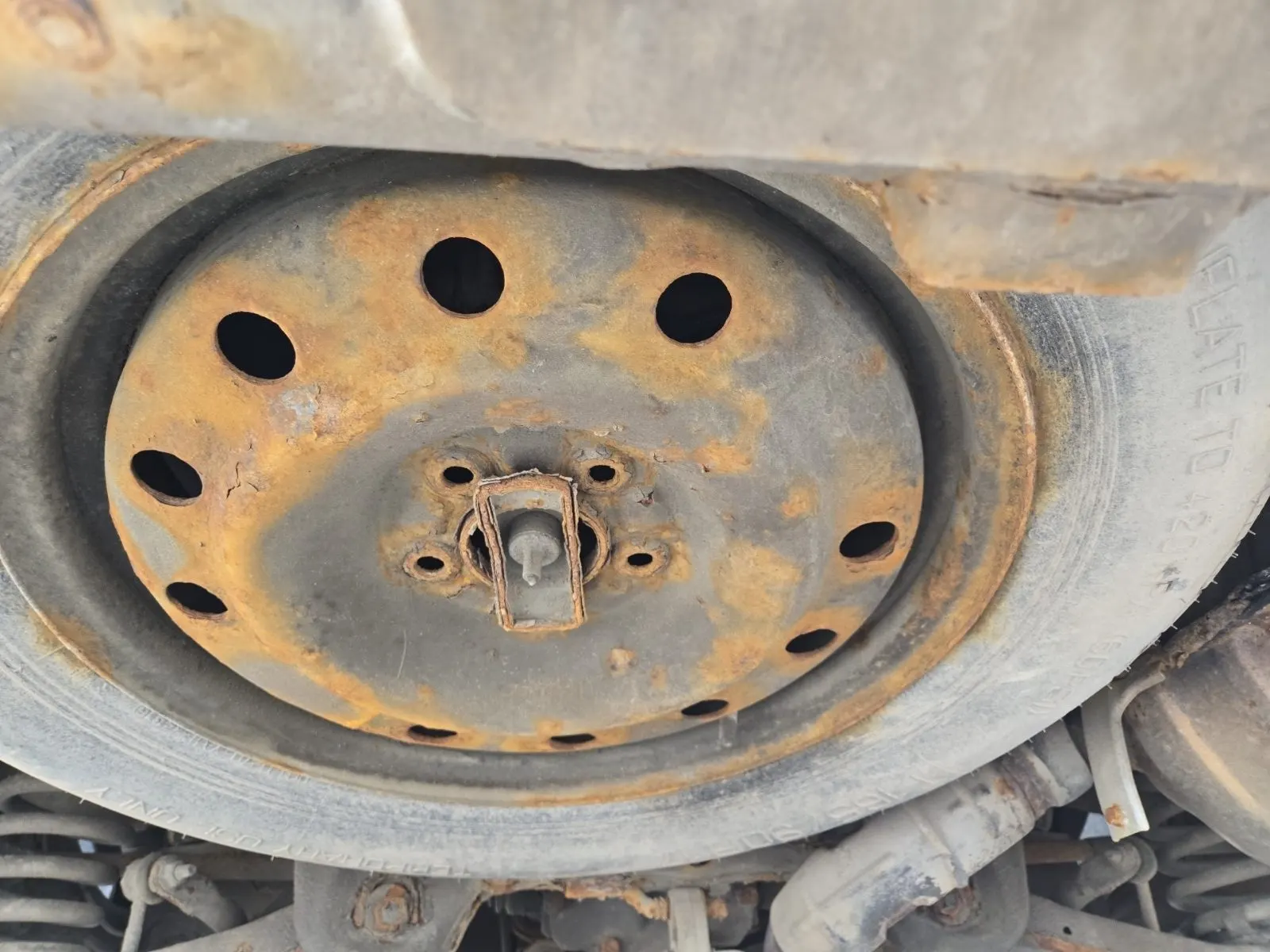 Spare Tire & Wheel Photo