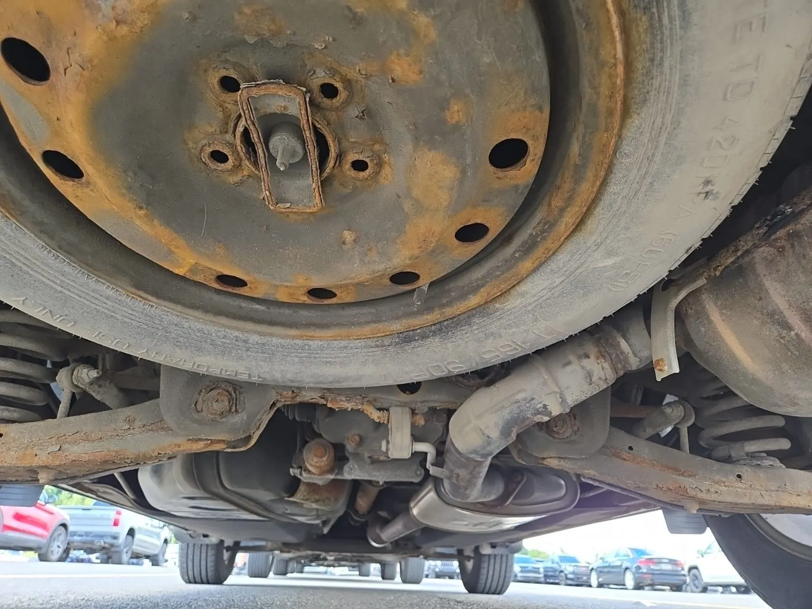 Undercarriage - Rear Photo