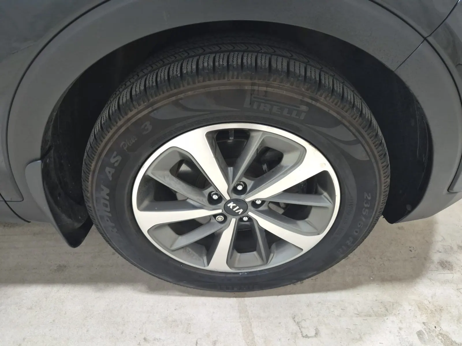 Right Front Wheel/Tire Photo