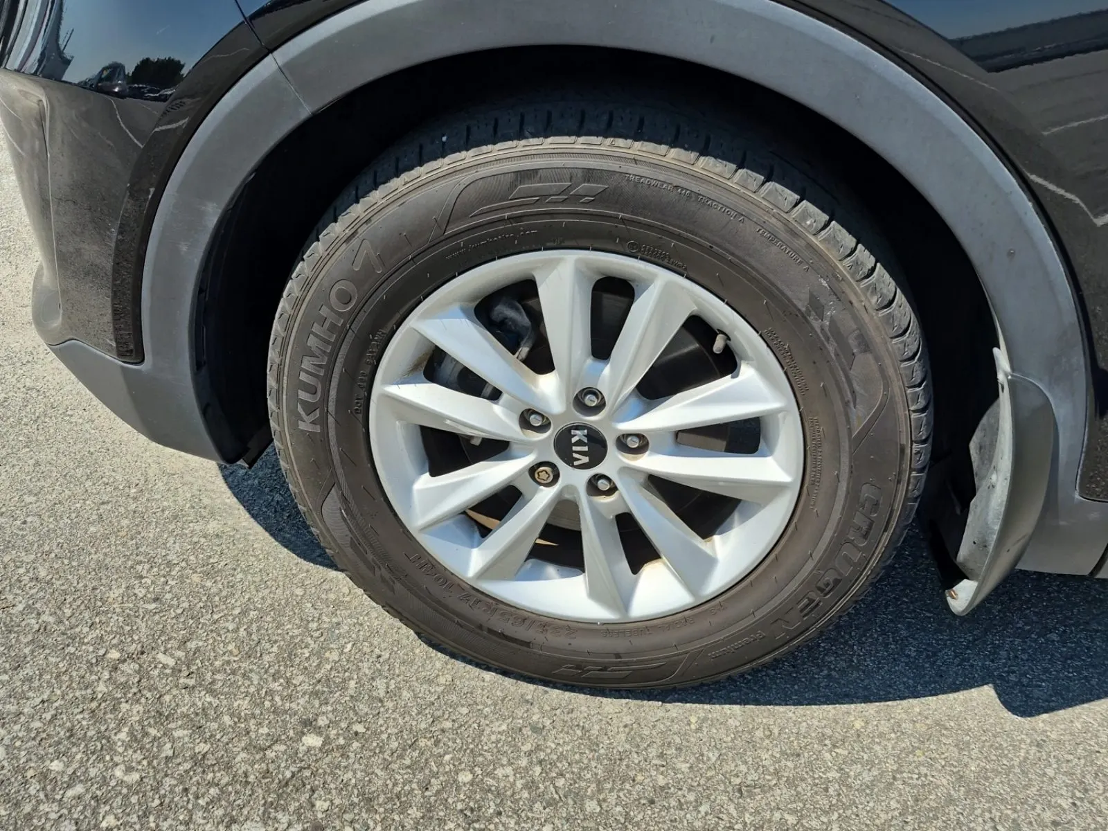 Front driver wheel/tire photo