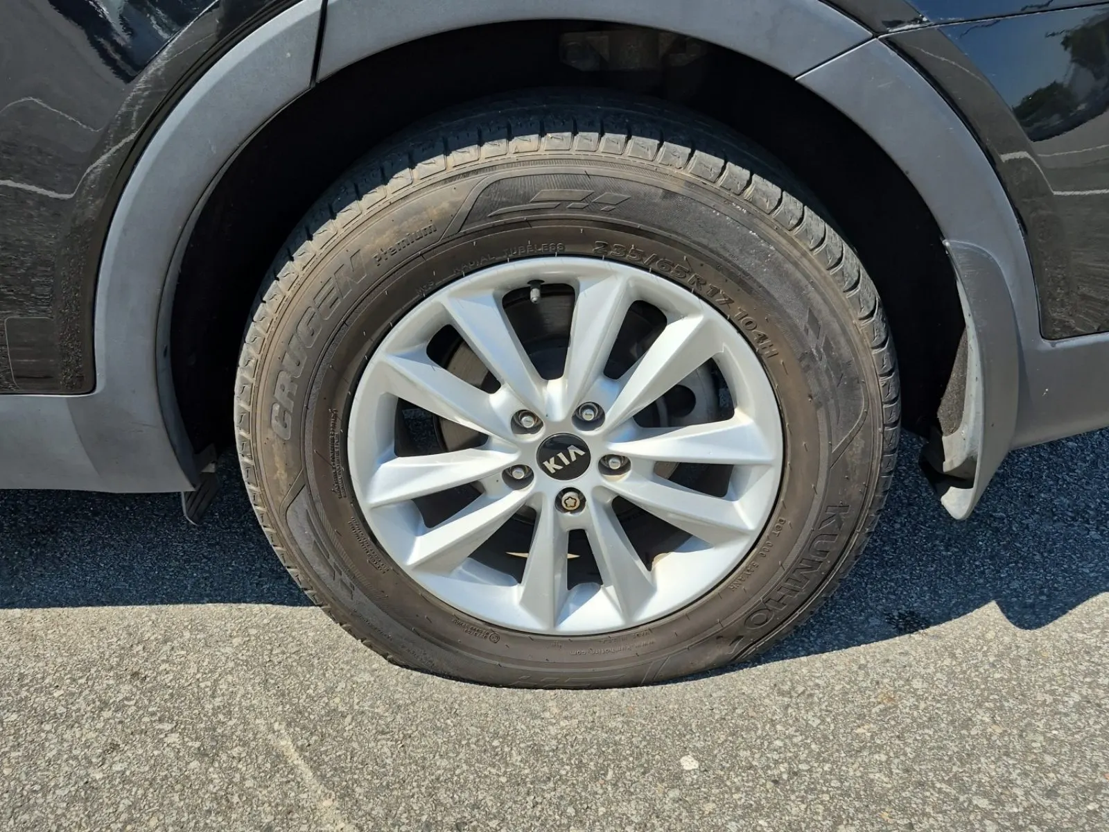 Left Rear Wheel/Tire Photo