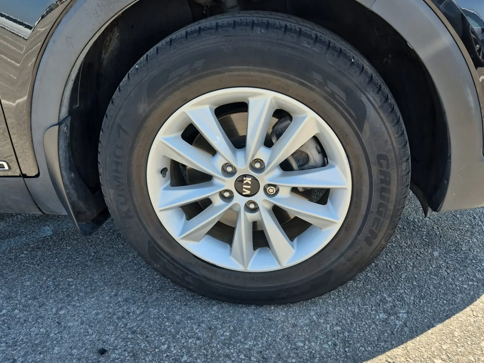 Right Front Wheel/Tire Photo