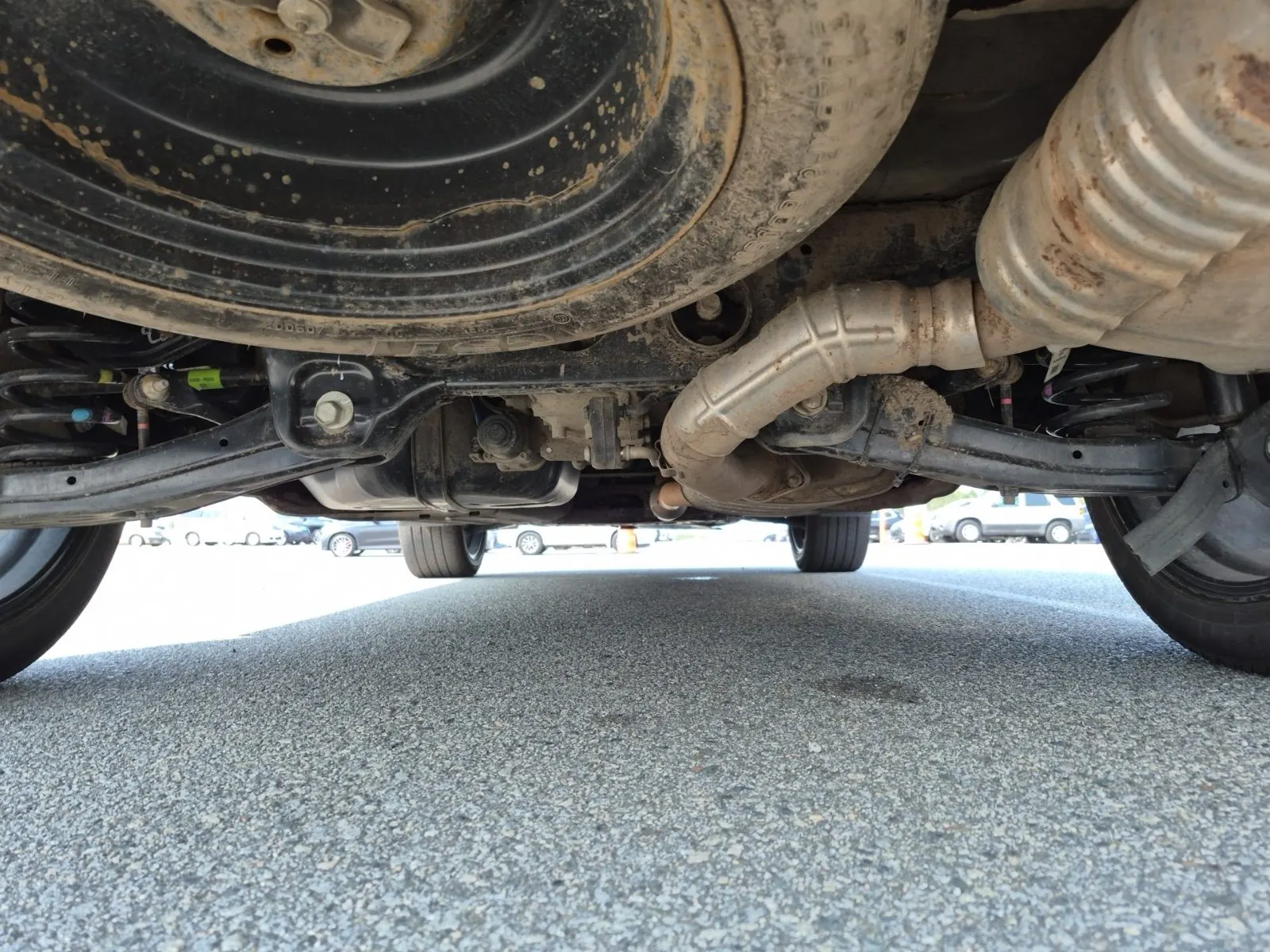 Undercarriage - Rear Photo