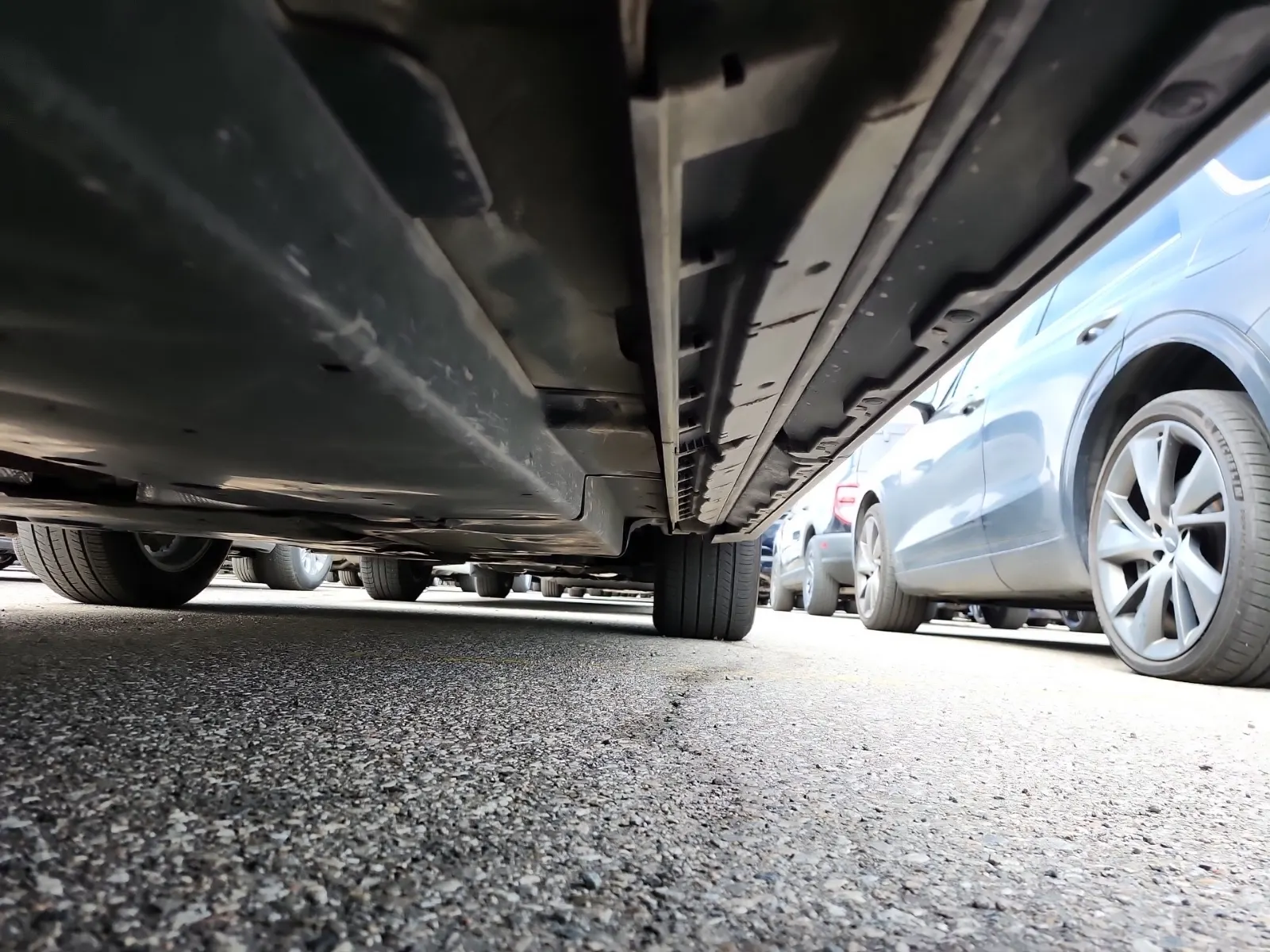 Undercarriage - Passenger Photo