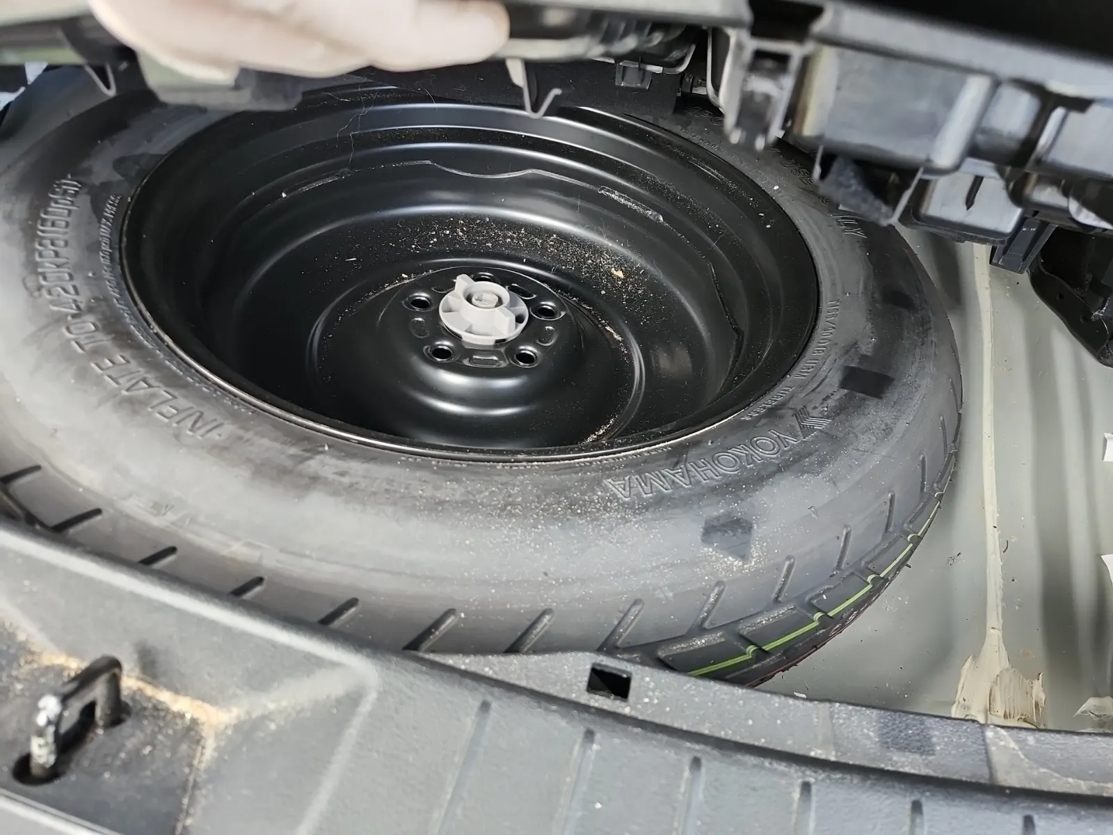 Spare Tire & Wheel Photo