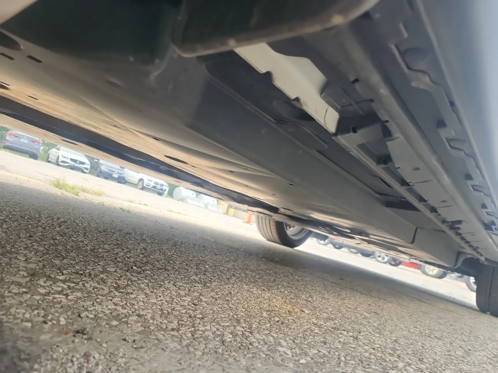 Undercarriage - Passenger Photo