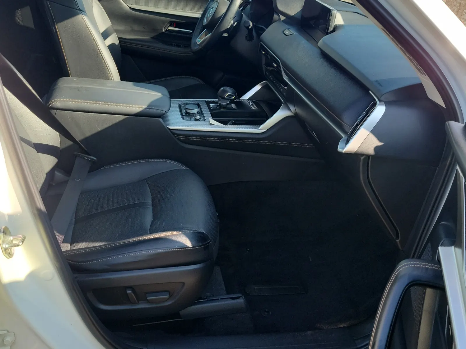 Right Side Interior Photo