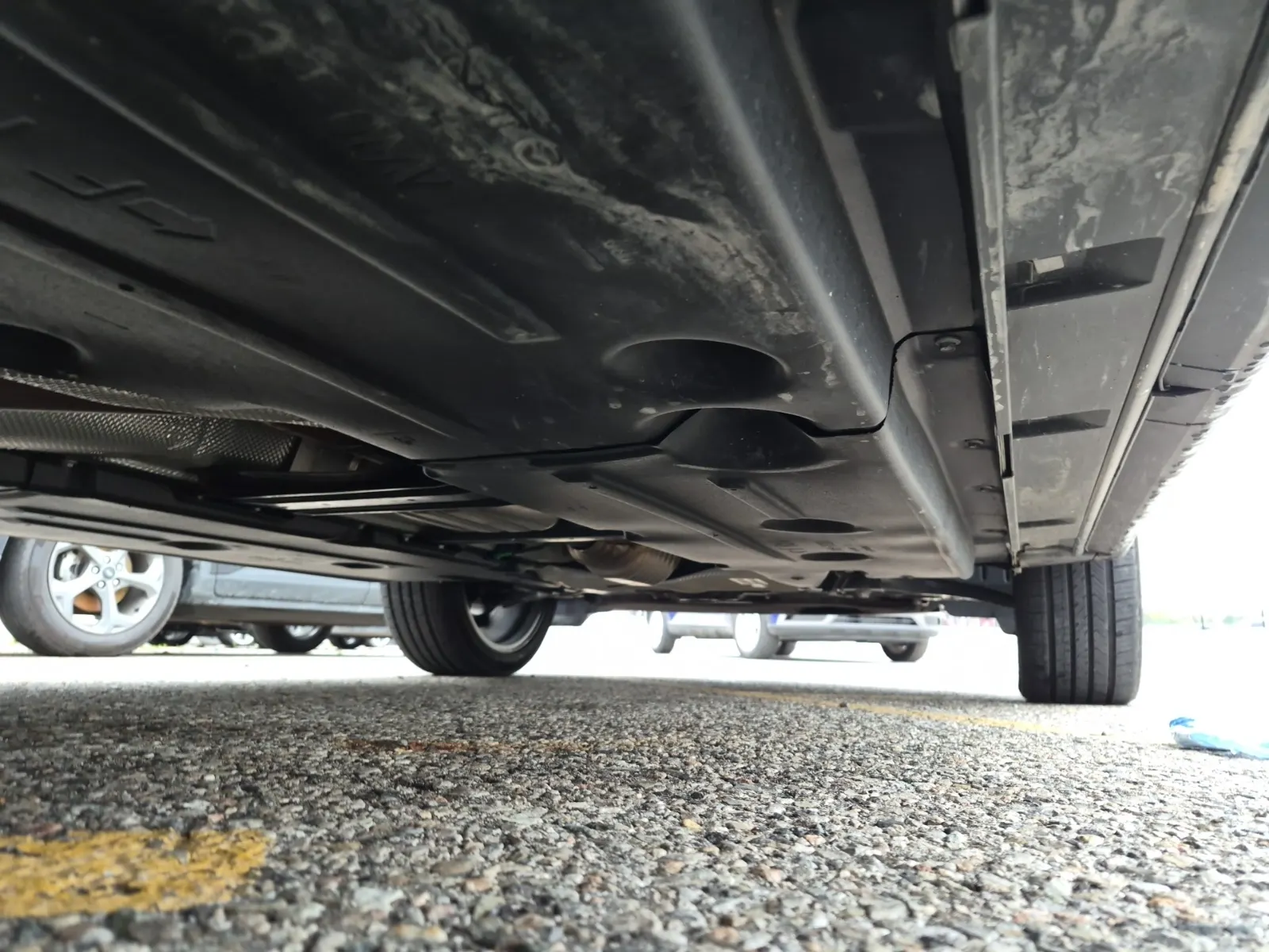 Undercarriage - Passenger Photo