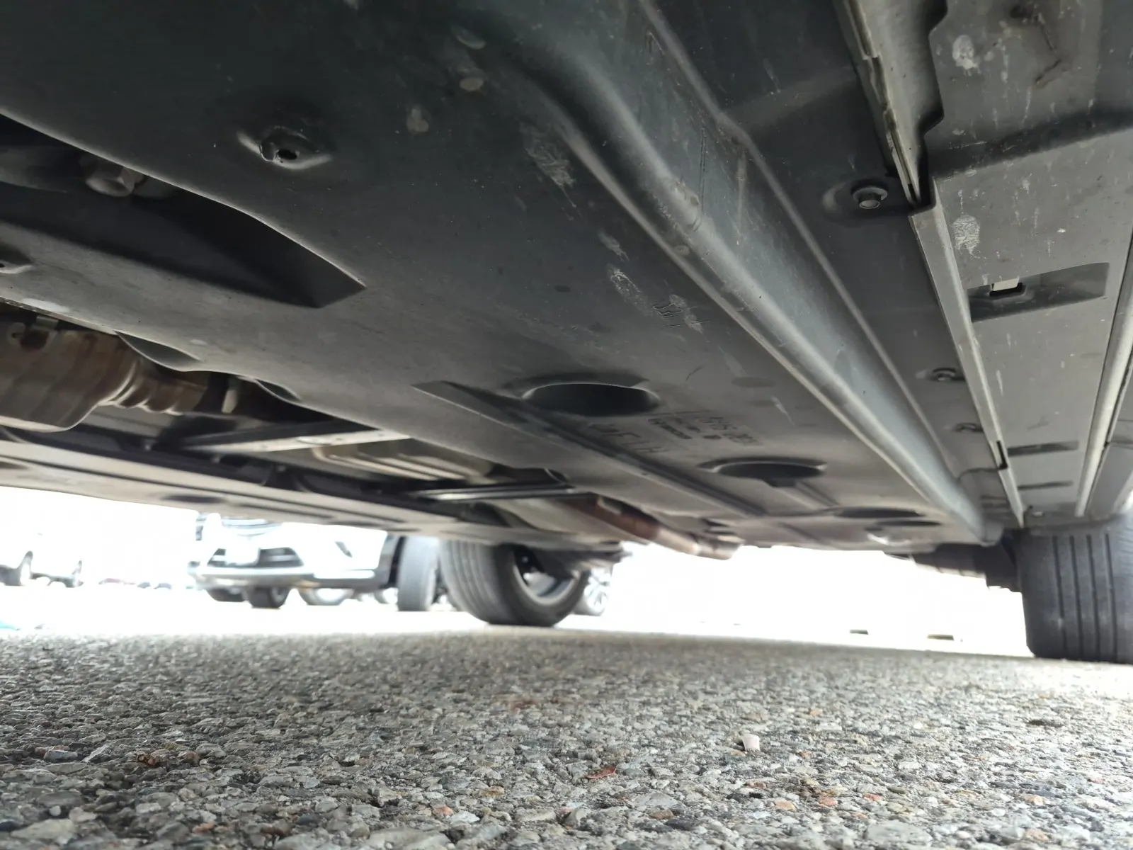 Undercarriage - Driver Photo