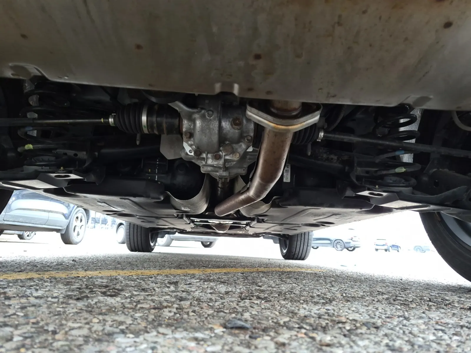 Undercarriage - Rear Photo