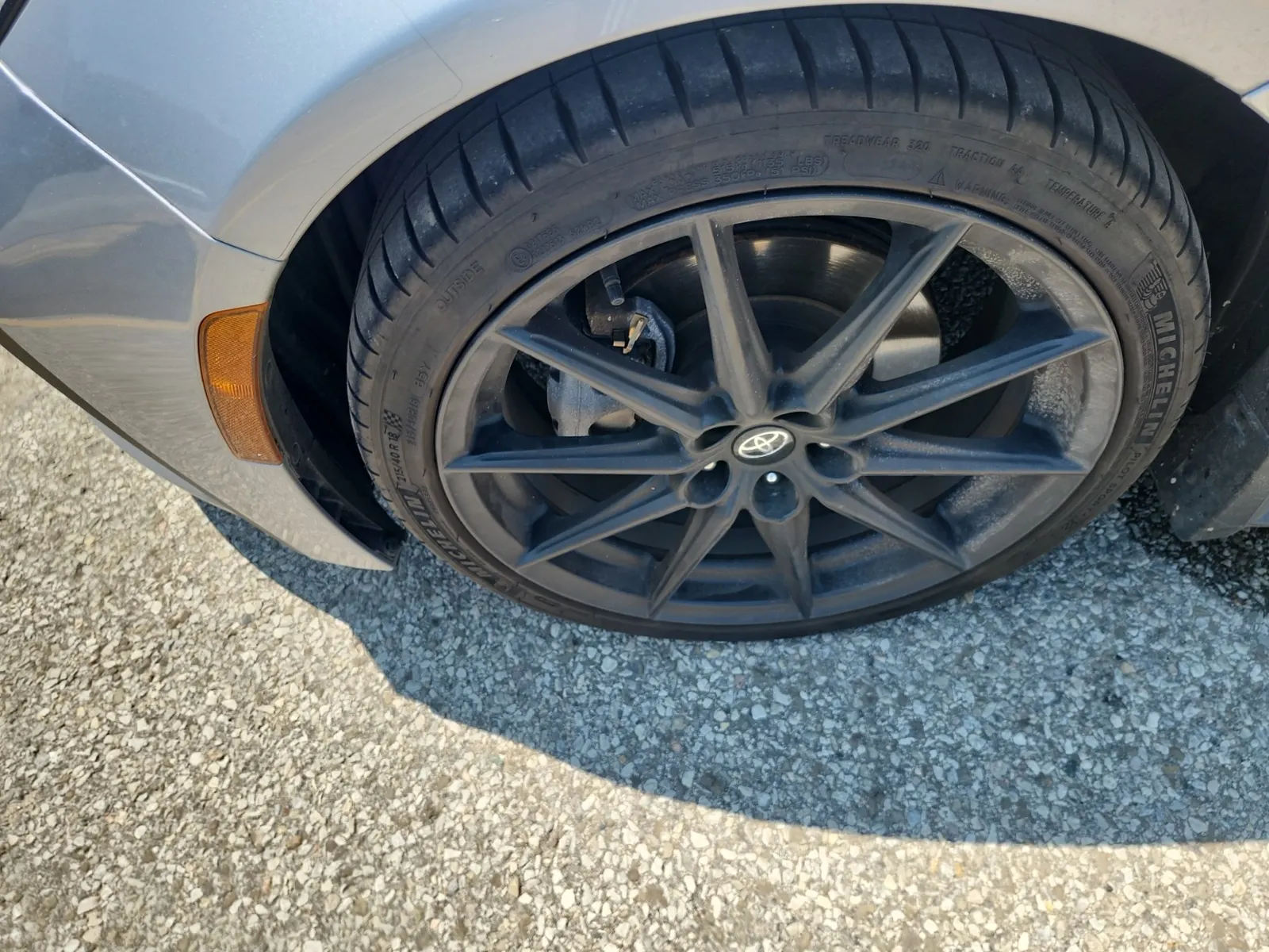 Front driver wheel/tire photo