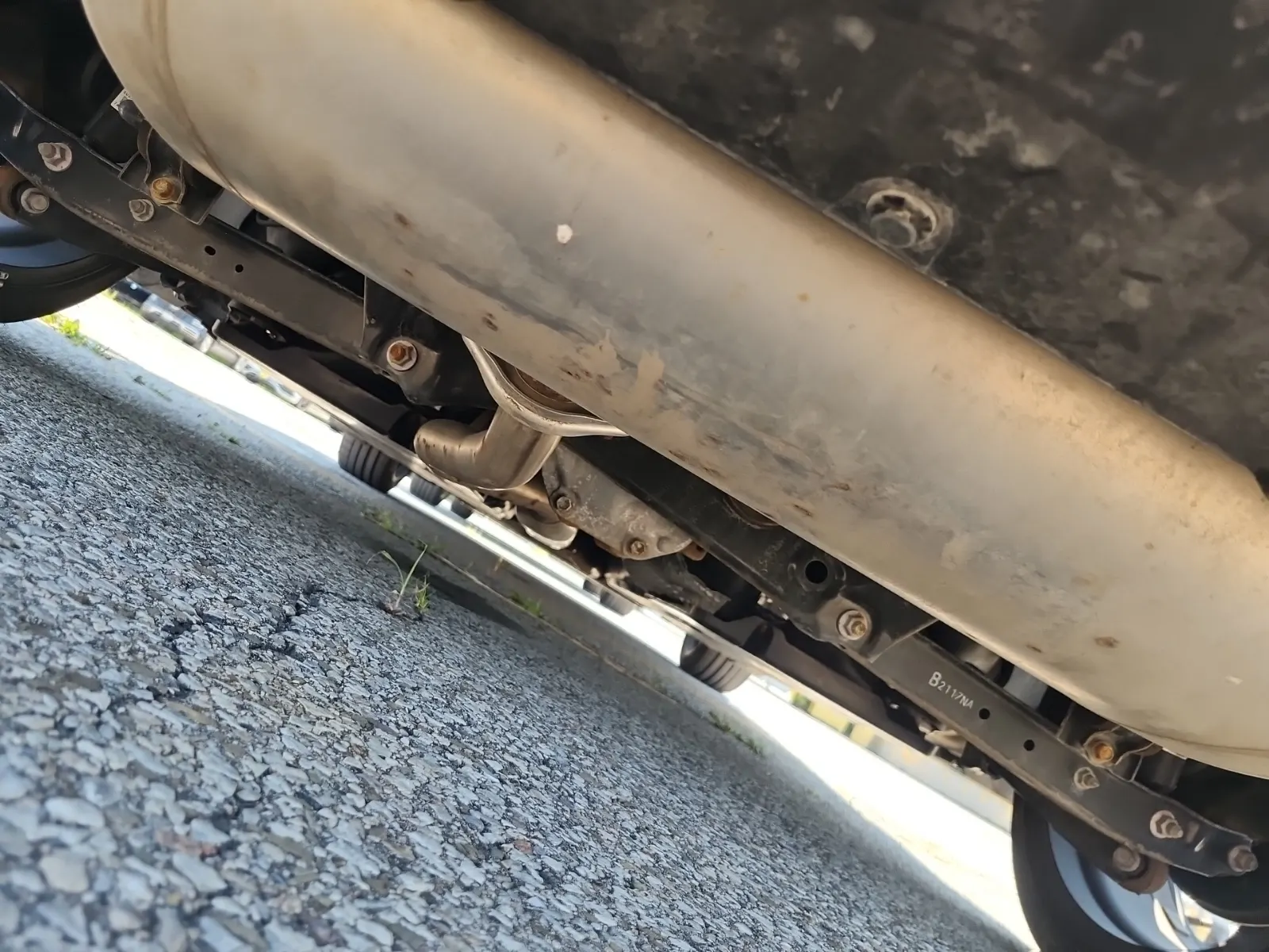 Undercarriage - Rear Photo