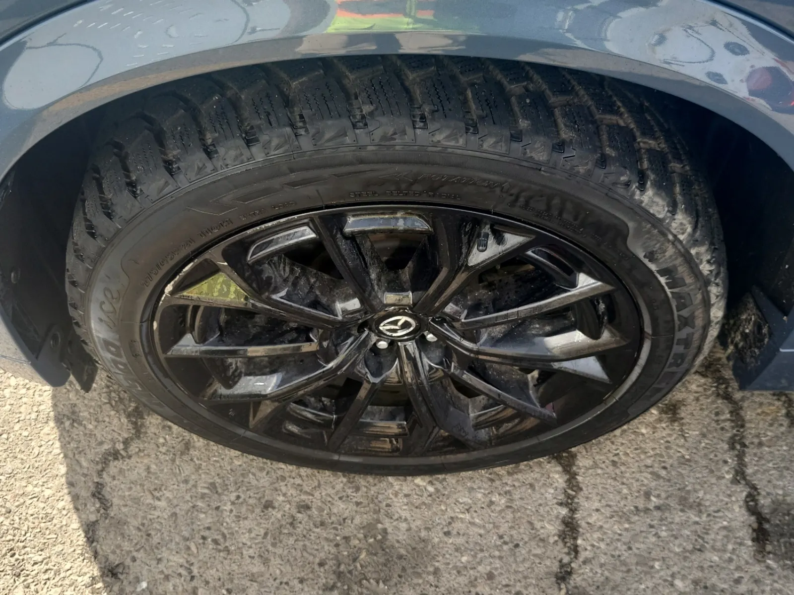 Front driver wheel/tire photo
