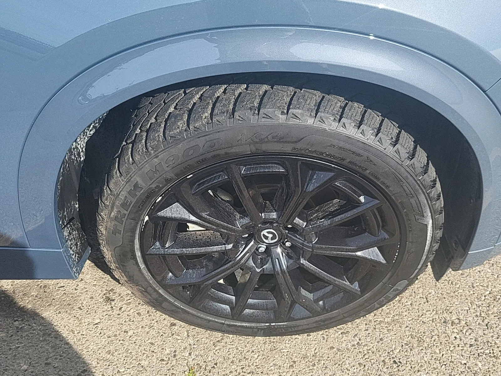 Right Front Wheel/Tire Photo