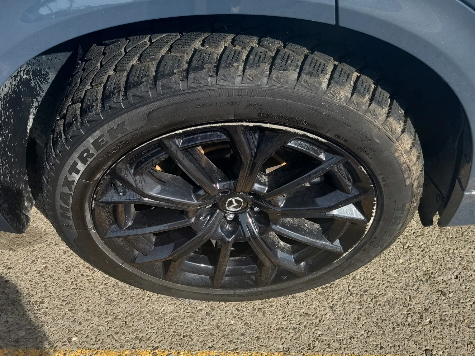 Right Rear Wheel/Tire Photo