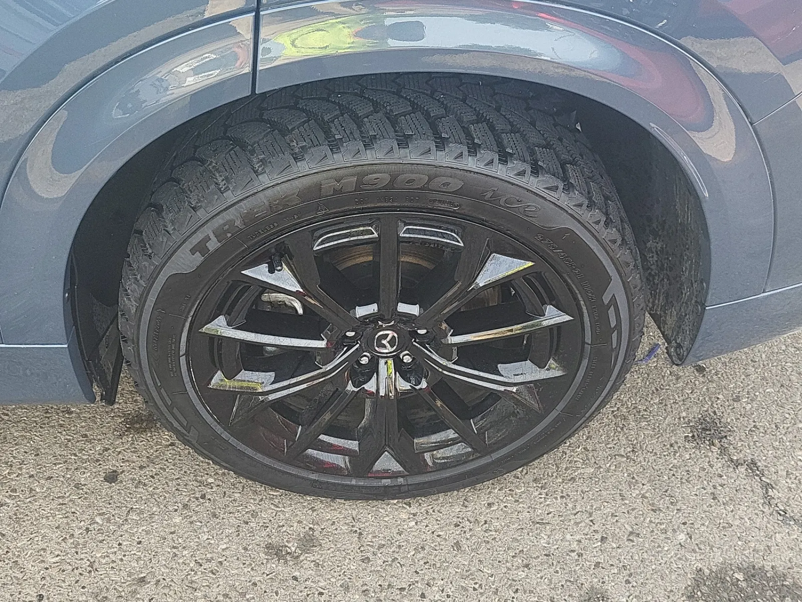 Left Rear Wheel/Tire Photo
