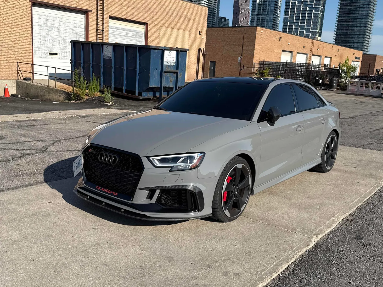 3/4 Front (Main image)