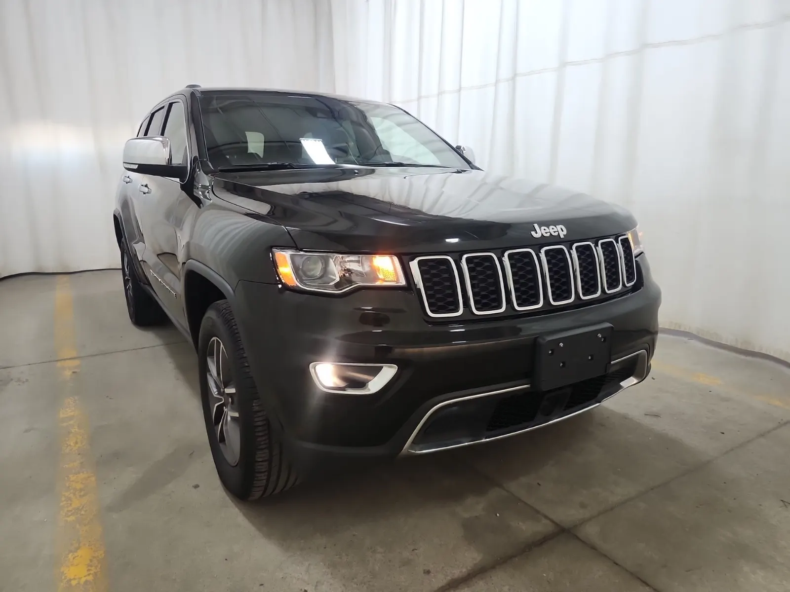 Passenger Front 3/4 Photo
