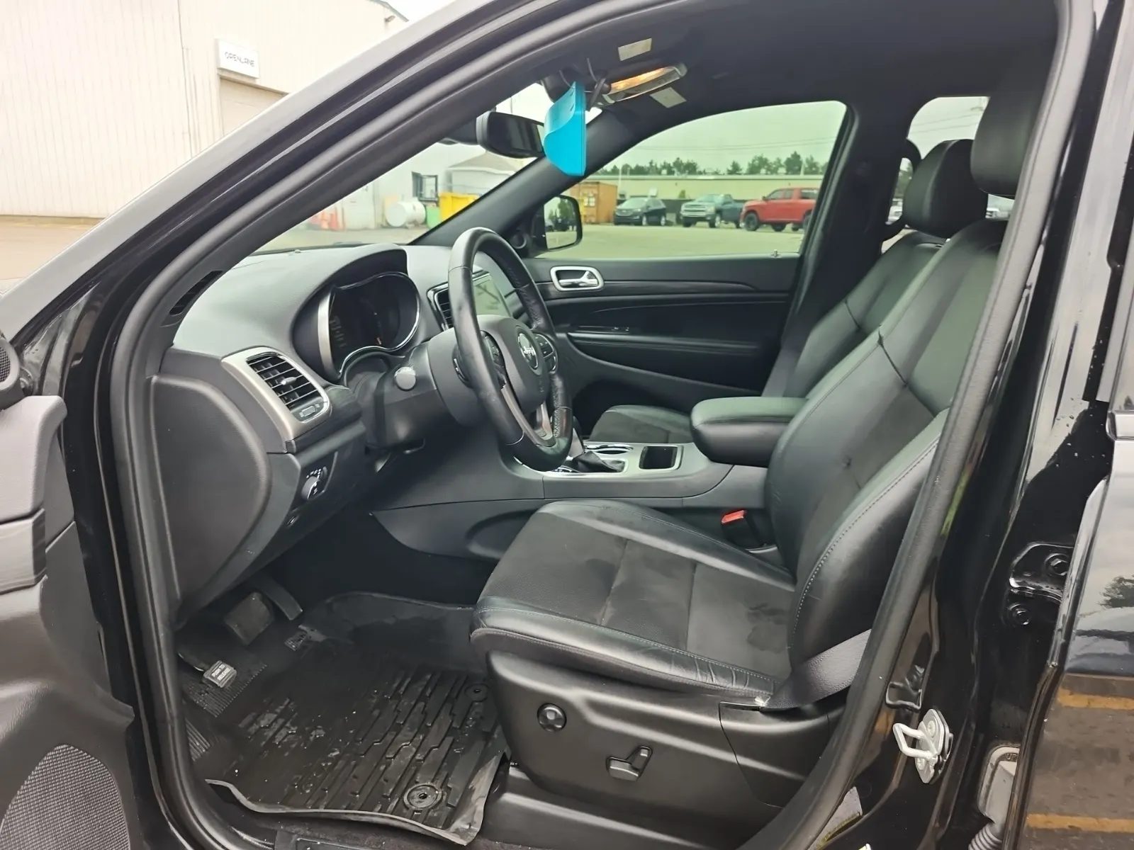 Front Interior Photo