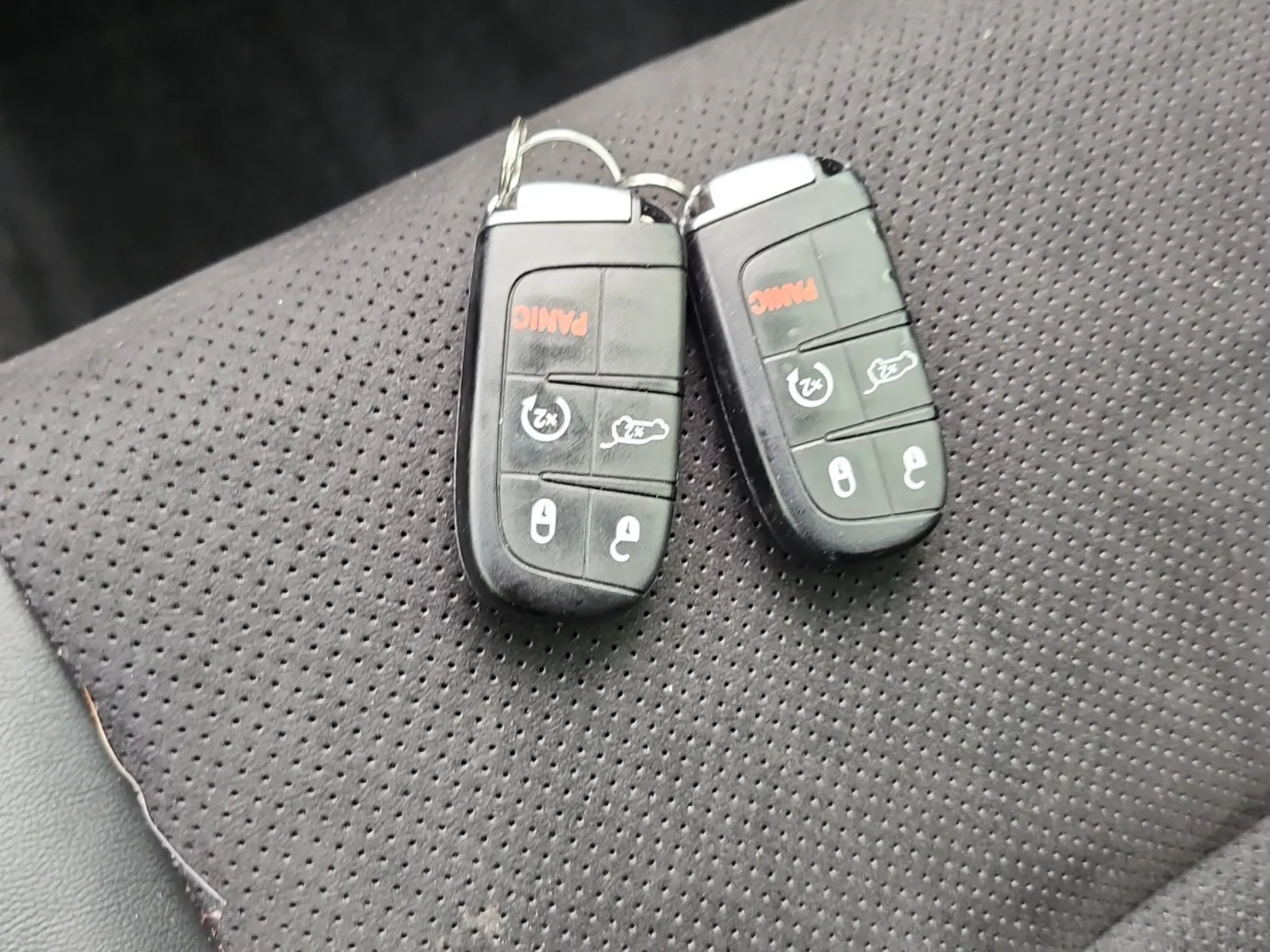 Keys/Fobs/Manual Photo