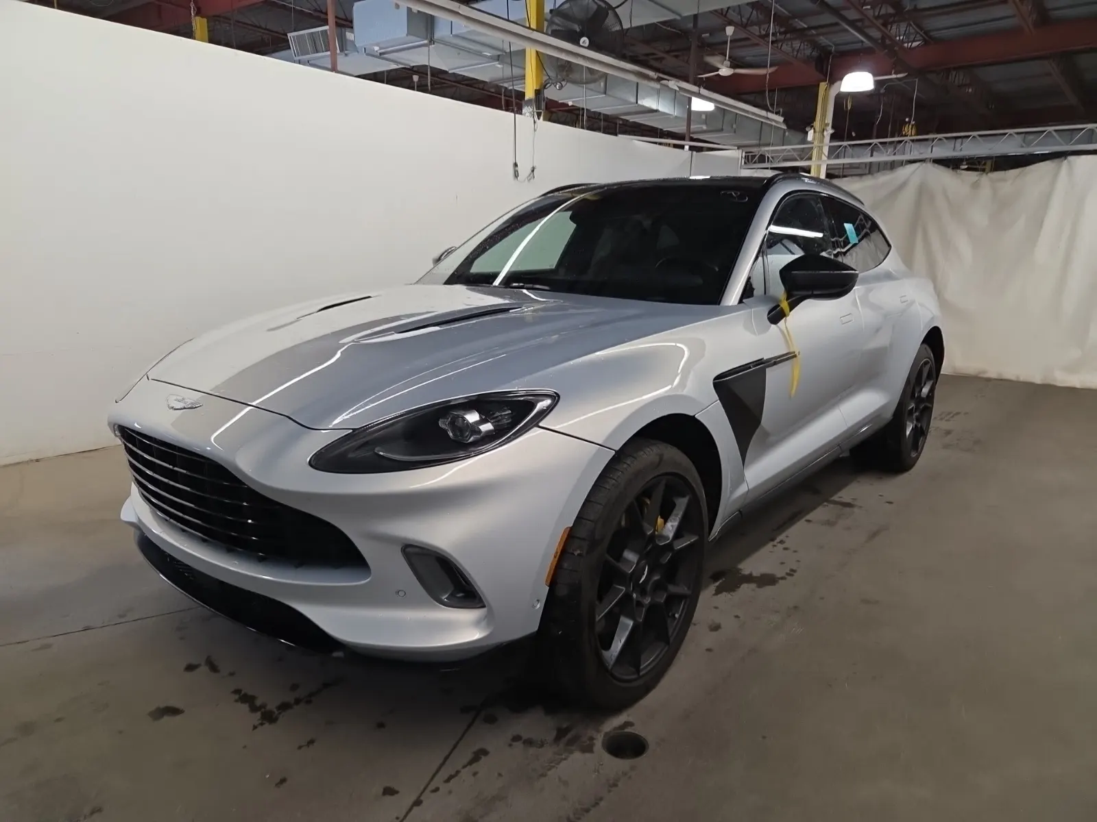 2022 Aston Martin DBX
