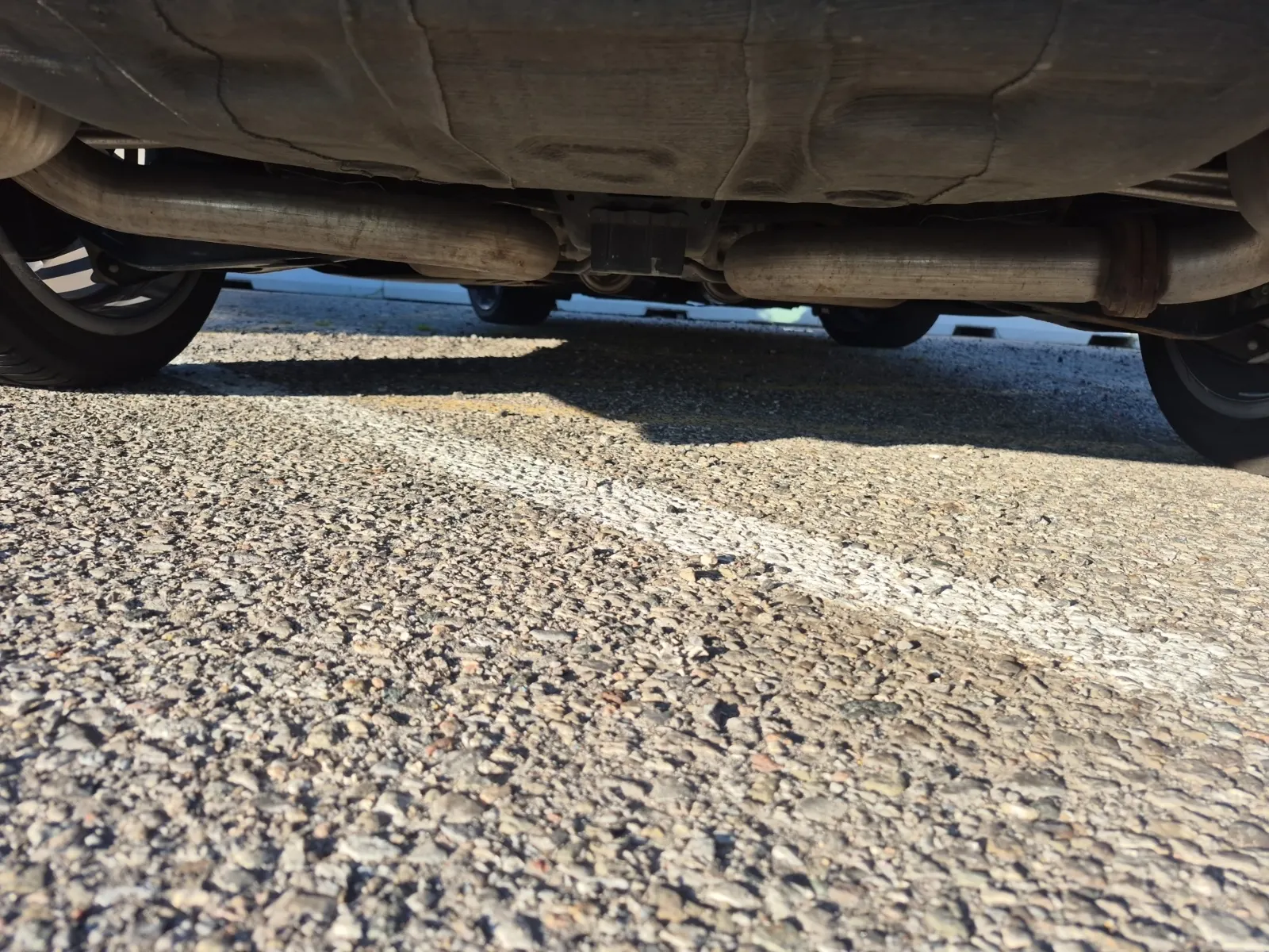 Undercarriage - Rear Photo