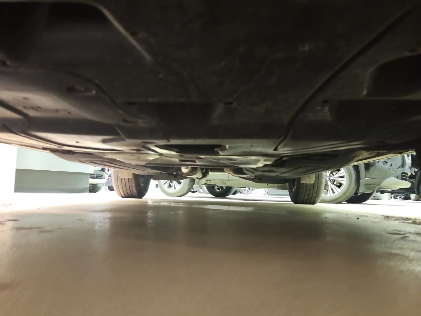 Undercarriage - Front Photo