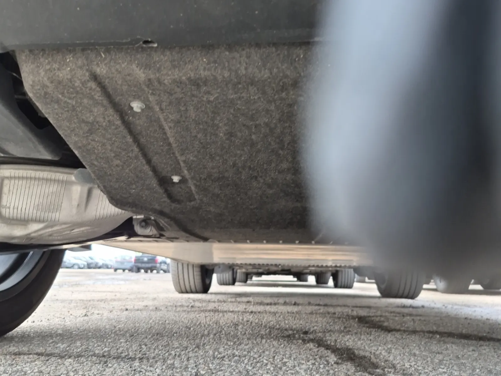 Undercarriage - Rear Photo