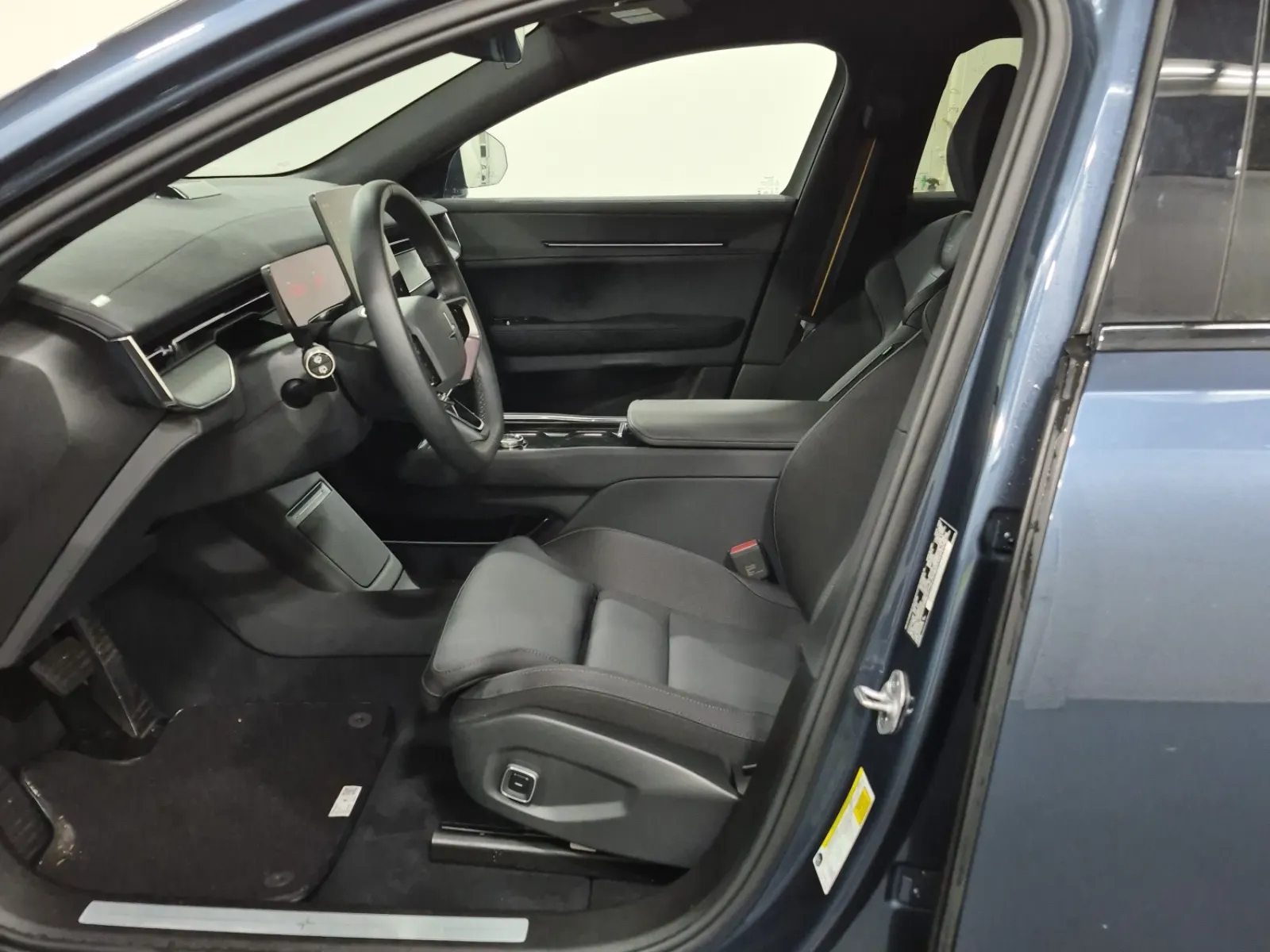 Front Interior Photo