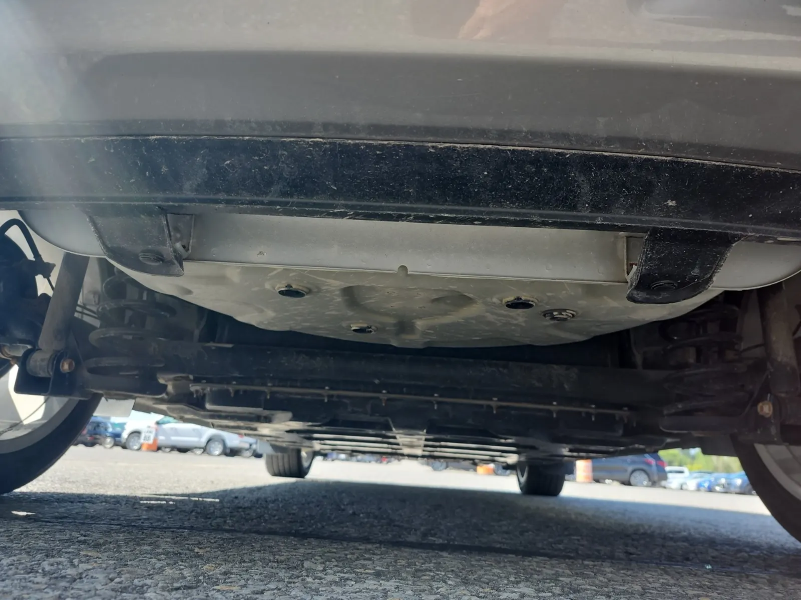 Undercarriage - Rear Photo