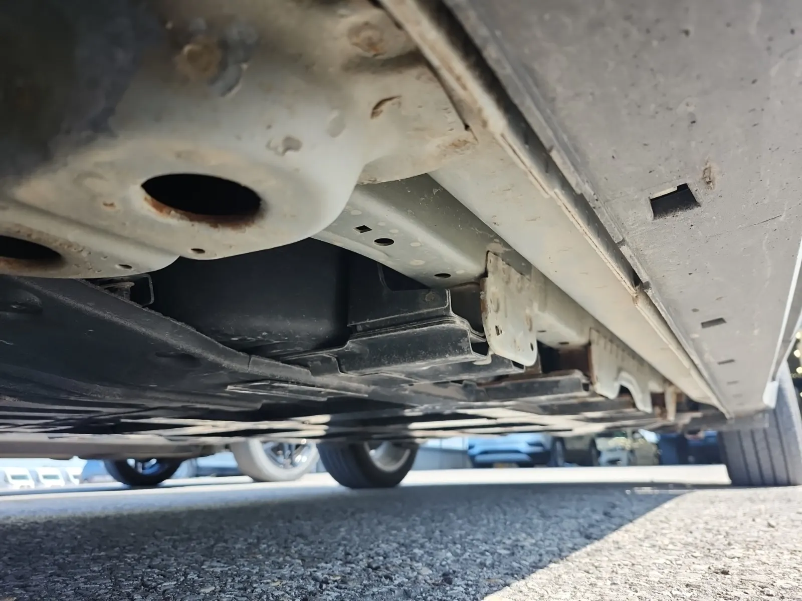 Undercarriage - Driver Photo